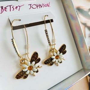 GORGEOUS Earring  🐝 ~ 🌸